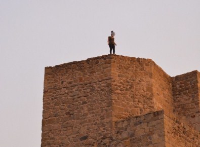 Genç Kız Boşluğa Böyle Atladı