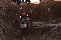 Genç Kız Kale Surlarından Aşağı Atladı