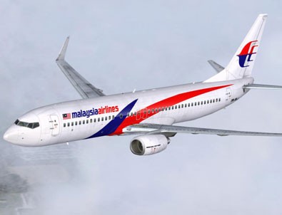 Kayıp Malezya uçağının parçalarına ulaşıldı