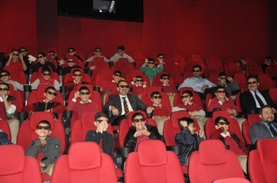Suriyeli Öğrenciler Sinema İle Tanıştı