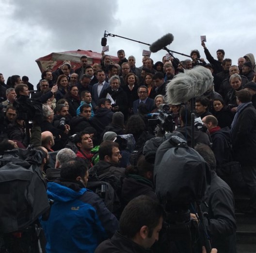 Dündar ve Gül hakim karşısına çıkıyor