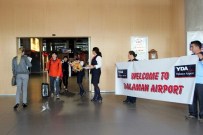 TURİST KAFİLESİ - Dalaman'a İlk İngiliz Turist Kafilesi Geldi