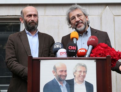 Dündar ve Gül hakim karşısına çıkıyor