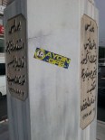 EMEKLİ ALBAY - Şehitler Abidesi'ne Yapıştırılan Sticker Emekli Albayı Çileden Çıkarttı