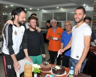 SINAN ÖZKAN - Sinan Özkan'a Doğum Günü Sürprizi