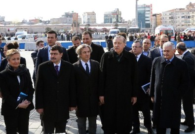 Cumhurbaşkanı Erdoğan, Taksim Meydanını Gezdi