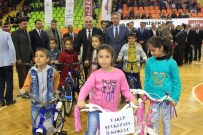 Elazığ'da 500 Çocuğa Bisiklet Dağıtıldı