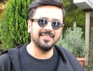 Emre Altuğ'dan otel açıklaması