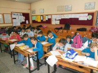 HÜSEYIN MUTLU - Kitap Kurtları Ödüllendirildi