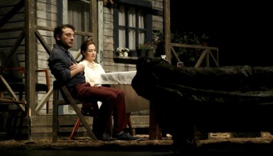 Maltepe Tiyatro Festival'inde 'Göl Kıyısı' Oyunu Sahnelendi