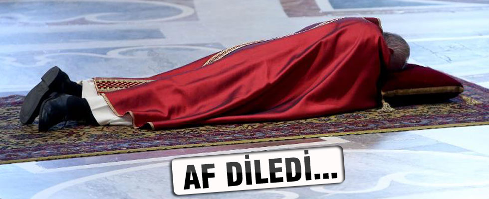 Papa Haç Yolu ayinini yönetti