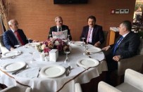 YUSUF ODABAŞ - Bursa Ve Bayburt Valisi Yemekte Bir Araya Geldi