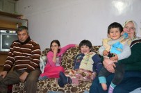 ULU CAMİİ - Üç Çocuğu Da Sakat Olan Aile Yardım Bekliyor