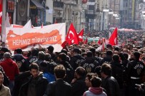 TERÖRE LANET - Taraftar Gruplarından Teröre Lanet Yürüyüşü