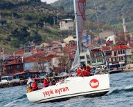 AHMET EKER - Bursa'da Yelkenliler Kıyasıya Yarıştı
