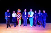 AKILLI KÖPEK - Carmen Sirki Çocukları Eğlendirdi