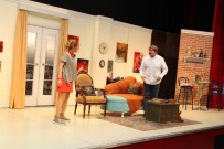 GEBZELI - 'Çat Kapı' Gkm'de Sahnelendi