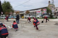 Doktor, Avukat Ve Öğretmenler Gönüllü İtfaiyeci Oluyor