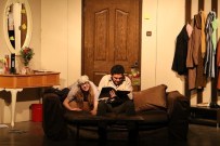 DÜNYA TIYATROLAR GÜNÜ - Dünya Tiyatrolar Günü Kadavra Oyunu İle Kutlandı