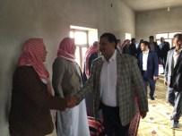 MEHMET ÖZYAVUZ - Kapı Kapı Gezerek Başkanlık Sistemini Anlatıyor