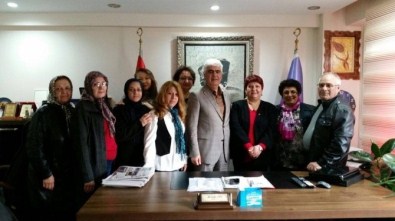 MHP'li Kadınlardan Başsağlığı Ziyareti