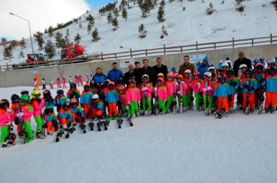 Palandöken Belediyesi, Minik Kayakçılara Sertifika Verdi