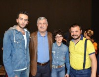 DÜNYA TIYATROLAR GÜNÜ - Suriyeli Öğrenci Tiyatro Oyununda Rol Aldı