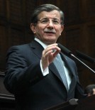 OTOBÜS DURAĞI - Başbakan Davutoğlu'ndan 'Sokağa Çıkın' Çağrısı