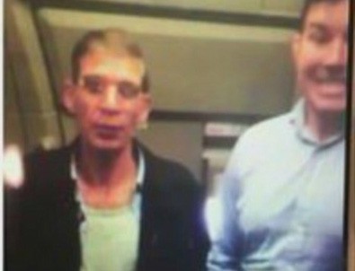 Kaçırılan yolcular hava korsanıyla selfie çektirdi