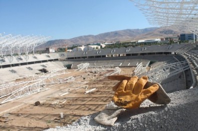 Malatya Arena Stadı Yeni Sezona Yetiştirilmeye Çalışılıyor