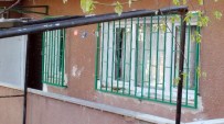 SERVİS ŞOFÖRÜ - Öfkeli Vatandaşlar Beratcan'ın Ailesinin Evini Bastı