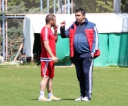 MACIT ÖZCAN - Özat Açıklaması Babamın Dışında Kimsenin Elini Öpmedim