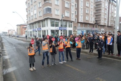 Ağrı'da 'Okul Geçit Görevlisi' Eğitimi Düzenlendi