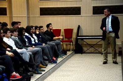 Atılım Üniversitesi Gençleri Aydınlatmaya Devam Ediyor