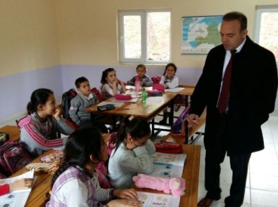 Burhaniye'de Okullara Kaymakam Ziyareti