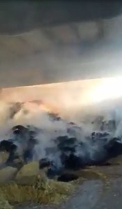 3 Bin Saman Balyası Kül Oldu