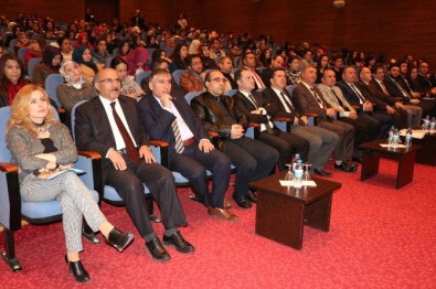 Akademisyenler Beş Yazarı Anlattı