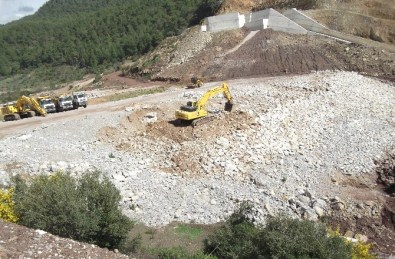 Aksu Karaöz Çepeli Barajı'nda Çalışmalar Devam Ediyor