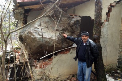 Dev Kaya Evin Üzerine Düştü
