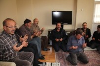 YUSUF ODABAŞ - Vali Yusuf Odabaş Şehit Halil Türkoğlunun Ailesine Taziye Ziyaretinde Bulundu