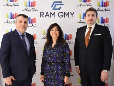 Yüz Yıllık Bina Eski Günlerine Dönüyor