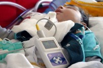 2 Yaşındaki Taha'nın, 5 Ayrı Makineyle Yaşam Mücadelesi