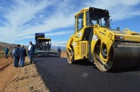 KOCAPıNAR - Büyükşehir'den Elmalı'da Sıcak Asfalt Çalışması