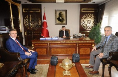 Elektrik Mühendisleri Odası Şube Başkanı Karal'dan Vali Öz'e Ziyaret