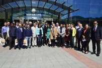 OSMAN DEMIR - Rektör Özer, Yabancı Uyruklu Akademik Personel İle Yemekte Bir Araya Geldi