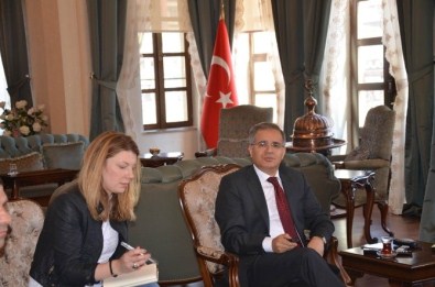 Vali Tapsız, İngiliz 'The Tımes' Gazetesine Konuştu