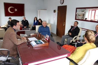 YGS Başarılarını Kaymakam İle Paylaştılar