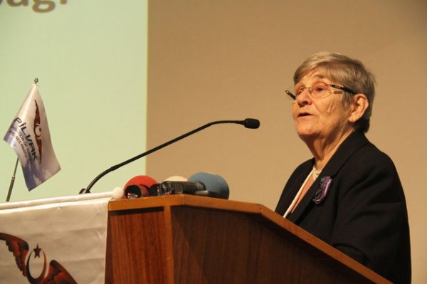 Canan Karatay'dan pilotlara zeytin tavsiyesi