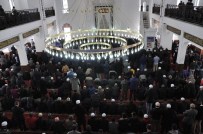 AİBÜ'de 4 Bin 500 Kişilik Cami İbadete Açıldı