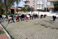 Aliağalı Ev Kadınlarına Spor Dersi